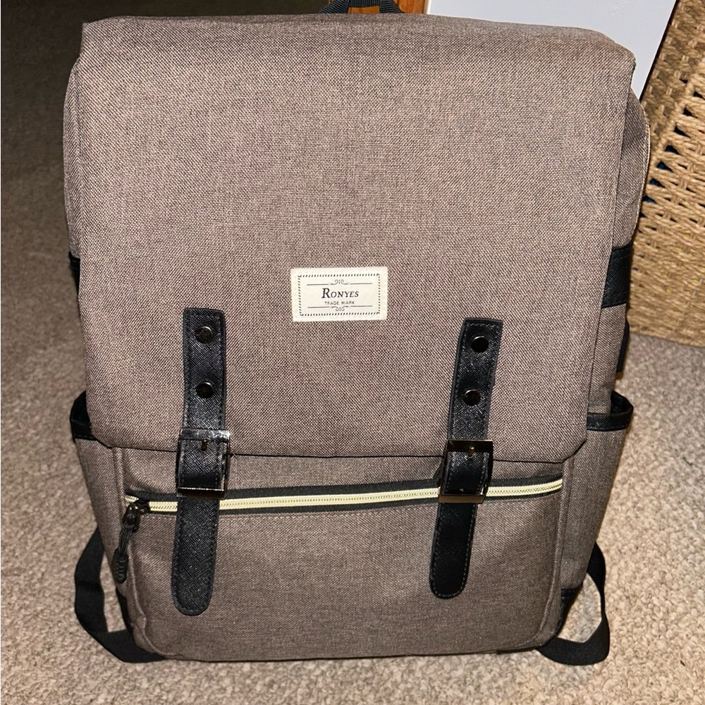Ronyes Backpack